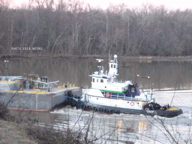Tug Boat James River - Chesterfield Virginia