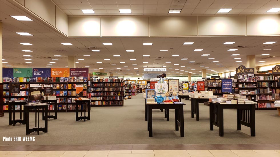 Barnes and Noble inside Chesterfield Virginia