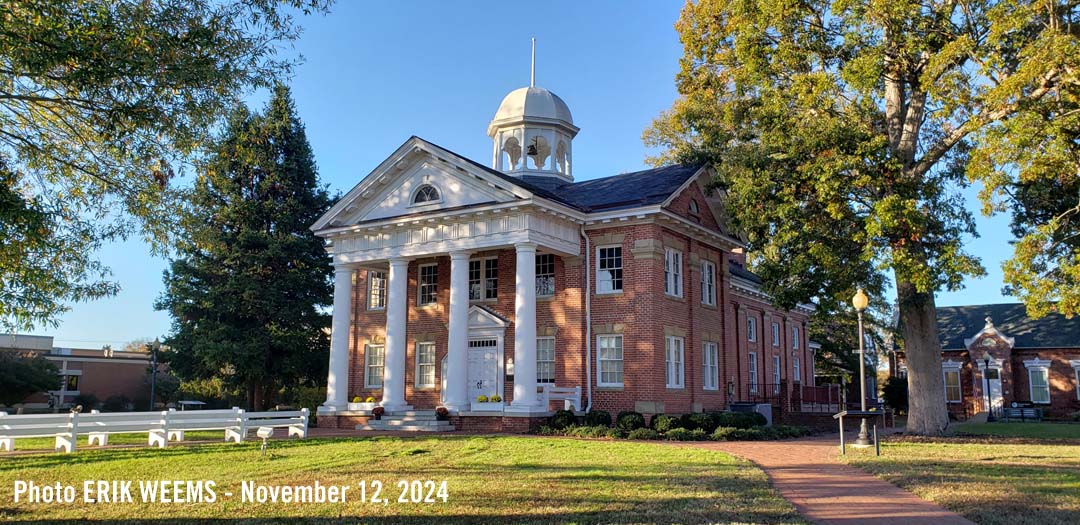 Historical Chesterfield Court House