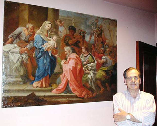 Prof.Antonio Perales in front of a restored Goya.